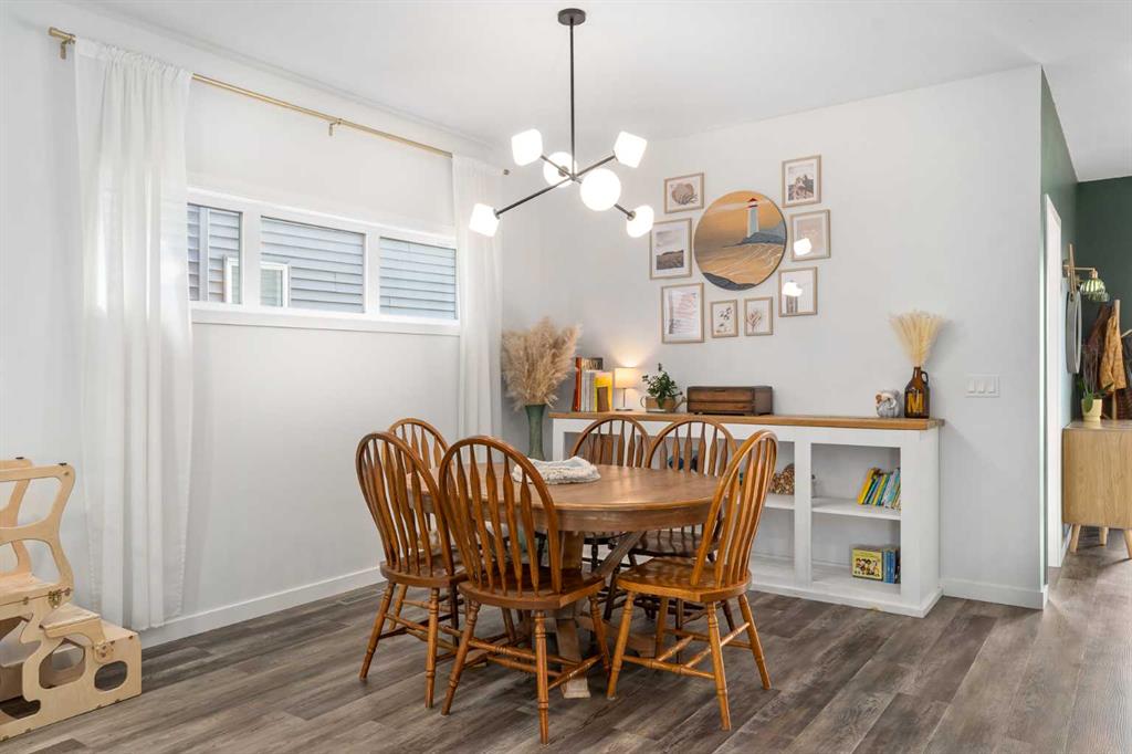 Picture of 800 Reynolds Manor SW, Airdrie Real Estate Listing