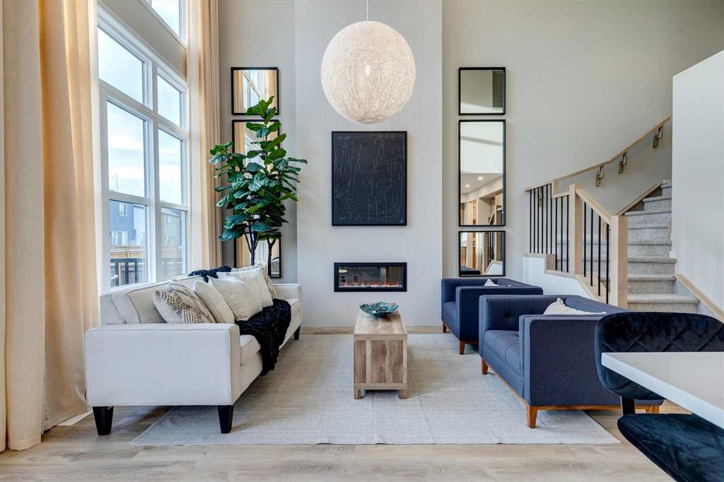 Picture of 16 Heirloom Drive SE, Calgary Real Estate Listing