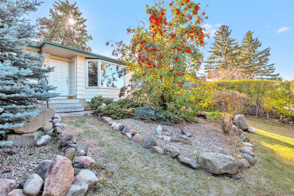 Picture of 212 Dovercrest Place SE, Calgary Real Estate Listing