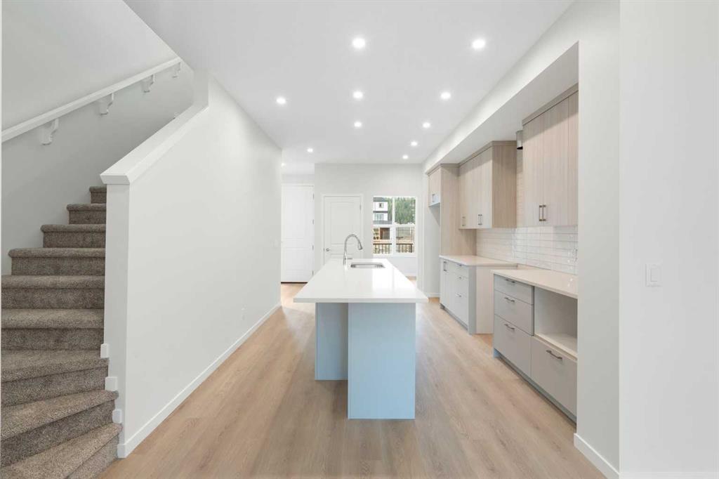 Picture of 135 Creekview Gardens SW, Calgary Real Estate Listing