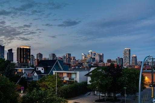 Picture of 401, 2203 14th Street SW, Calgary Real Estate Listing