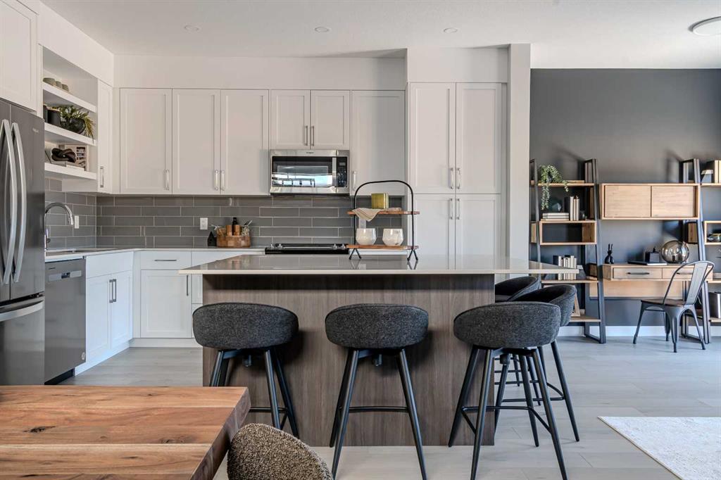 Picture of 147 Greenwich Drive NW, Calgary Real Estate Listing