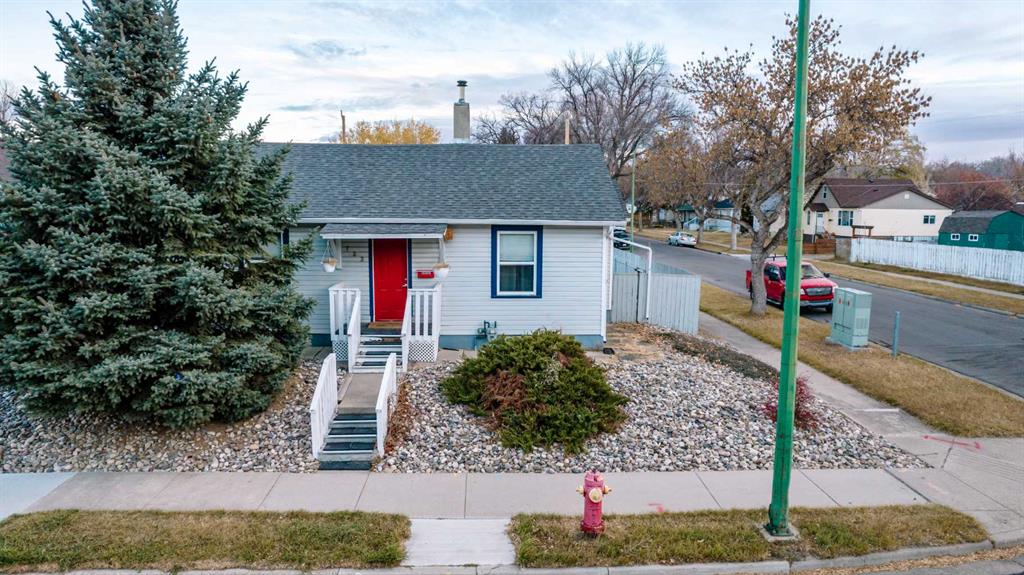 Picture of 723 9 Avenue S, Lethbridge Real Estate Listing