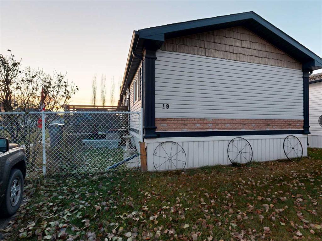 Picture of 19 Keystone Place , Whitecourt Real Estate Listing