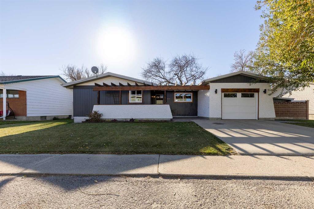Picture of 511 Centennial Avenue , Picture Butte Real Estate Listing