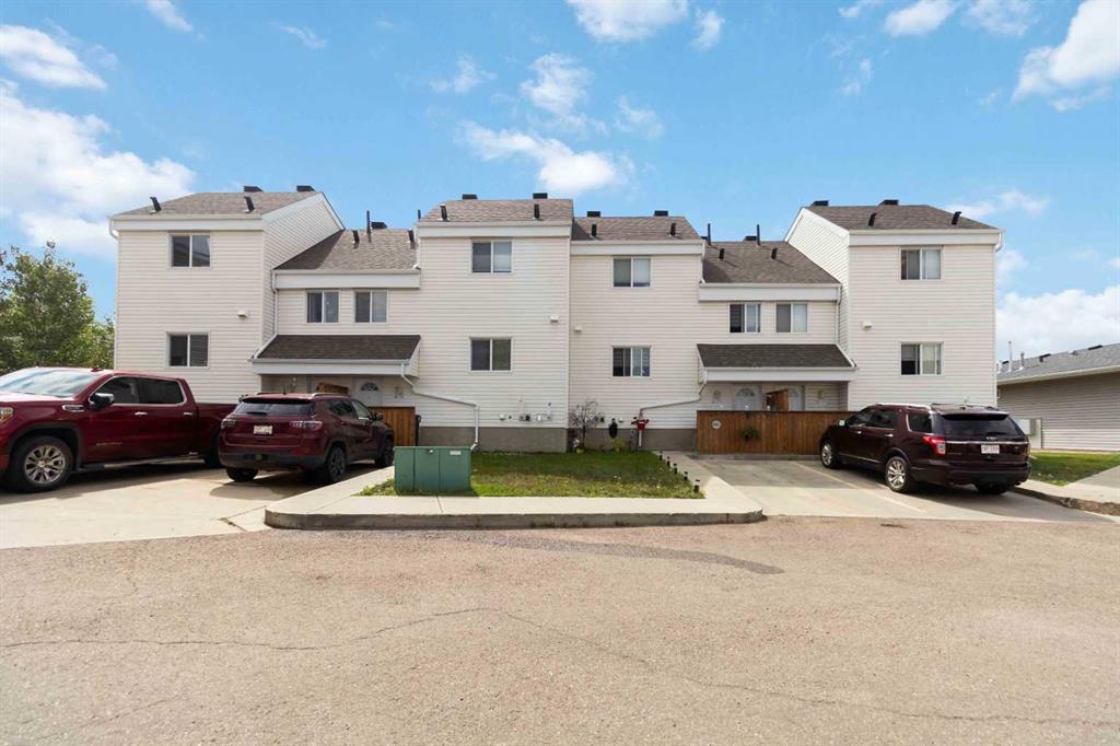 Picture of 61, 711 Beacon Hill Drive , Fort McMurray Real Estate Listing