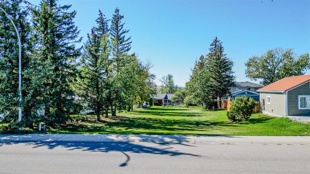 Picture of 731 2 Street E, Cardston Real Estate Listing