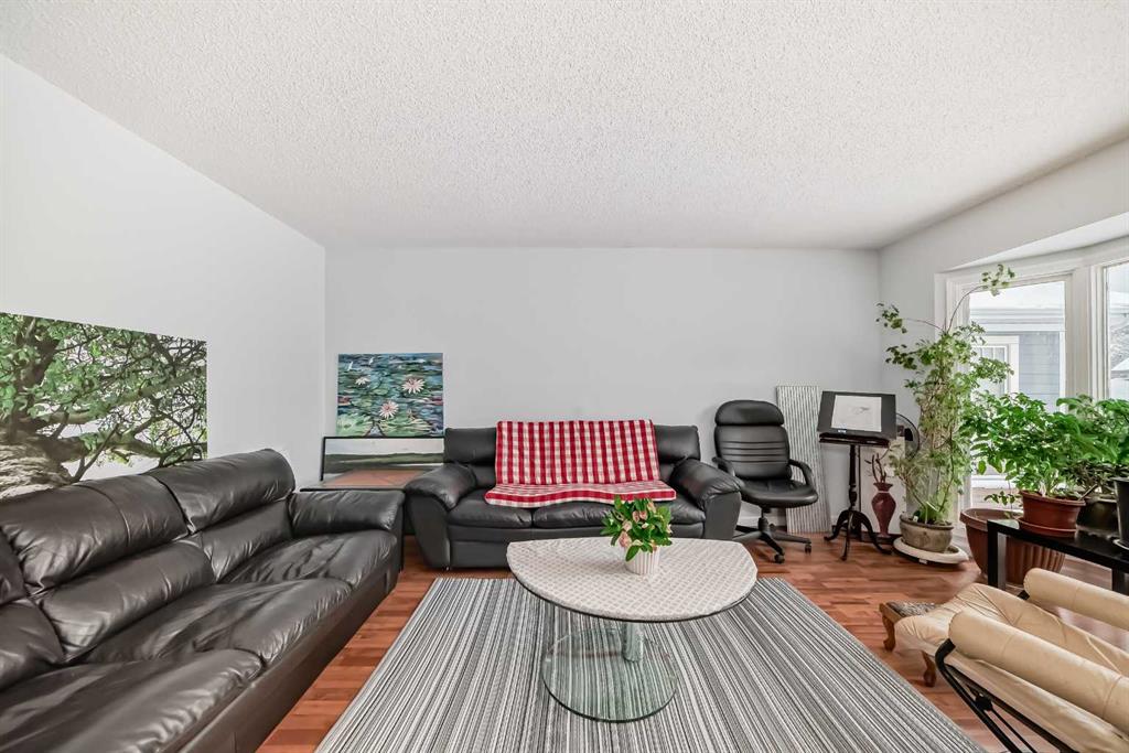 Picture of 7 Hawksley Crescent NW, Calgary Real Estate Listing