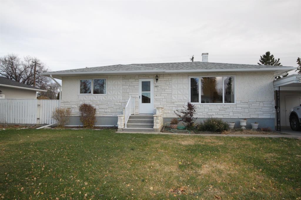 Picture of 1023 29A Street S, Lethbridge Real Estate Listing