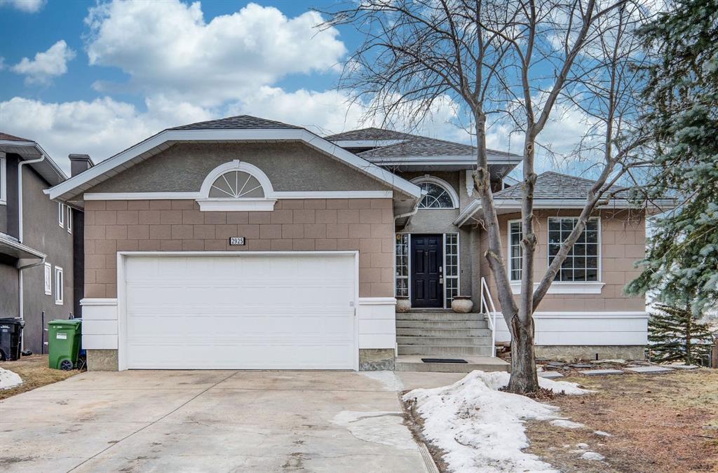 Picture of 2925 Signal Hill Heights SW, Calgary Real Estate Listing