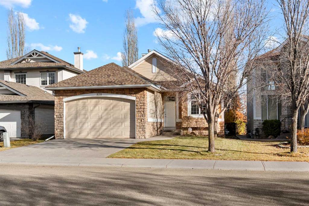Picture of 938 Panorama Hills Drive NW, Calgary Real Estate Listing