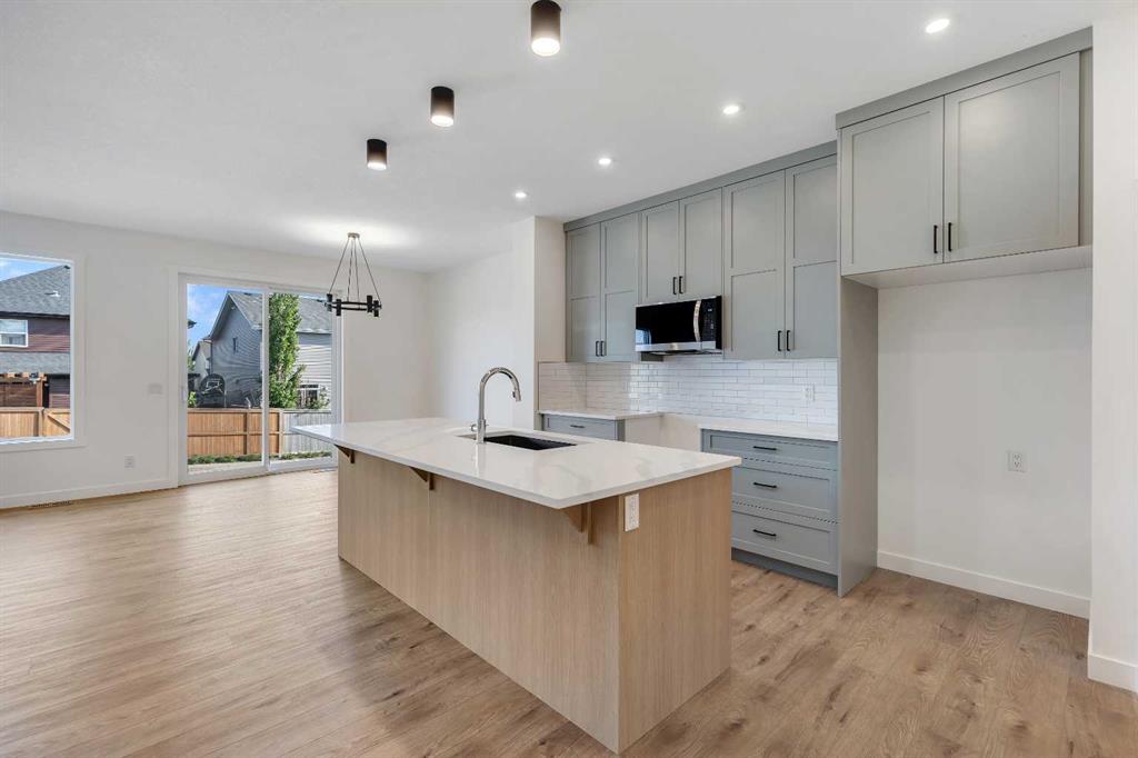 Picture of 167 Heritage Court , Cochrane Real Estate Listing