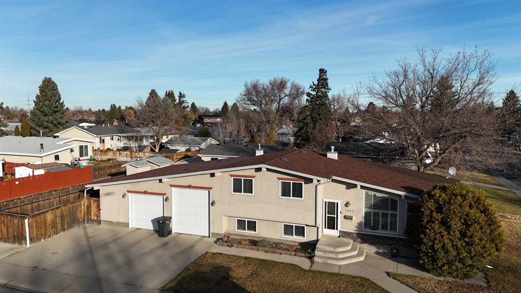 Picture of 1911 24 Avenue N, Lethbridge Real Estate Listing