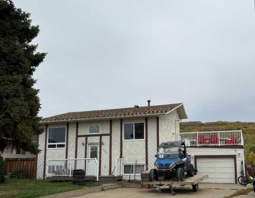 Picture of 7421 98B Street , Peace River Real Estate Listing