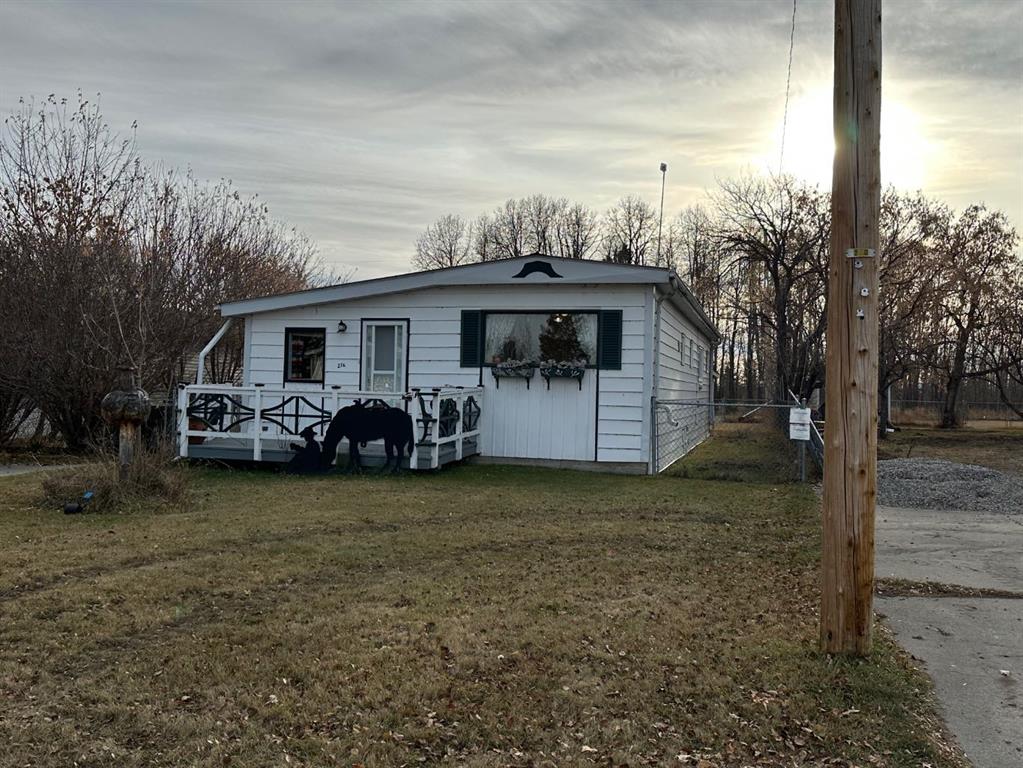 Picture of 216 5 Street NW, Sundre Real Estate Listing