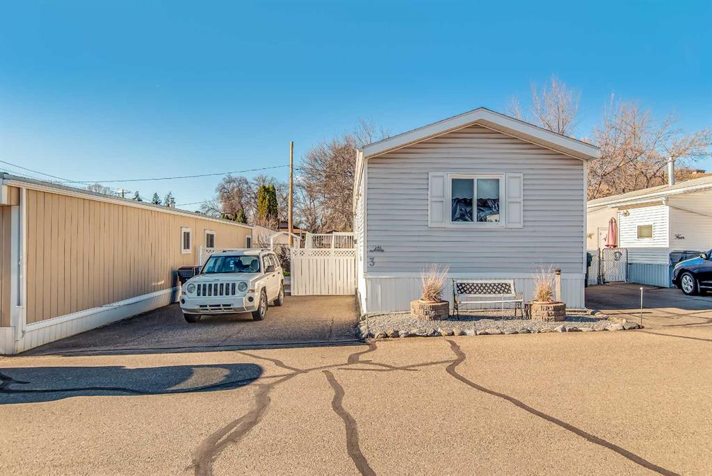 Picture of 3, 448 Division Avenue N, Medicine Hat Real Estate Listing