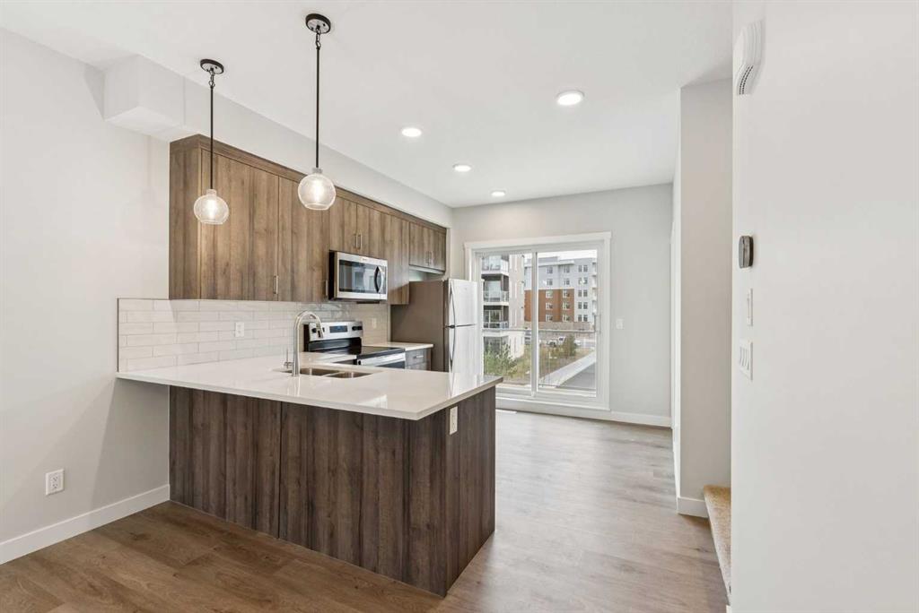 Picture of 107 Shawnee Square SW, Calgary Real Estate Listing