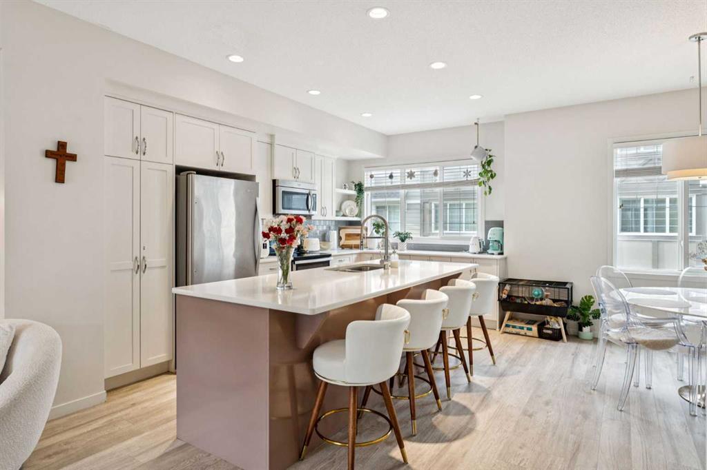 Picture of 305 Nolanlake Villas NW, Calgary Real Estate Listing