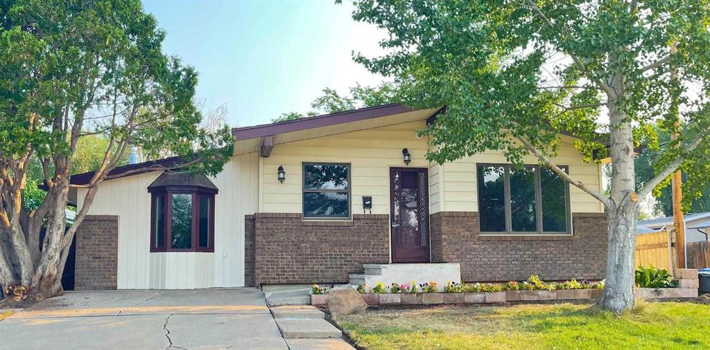 Picture of 1919 19 Avenue S, Lethbridge Real Estate Listing