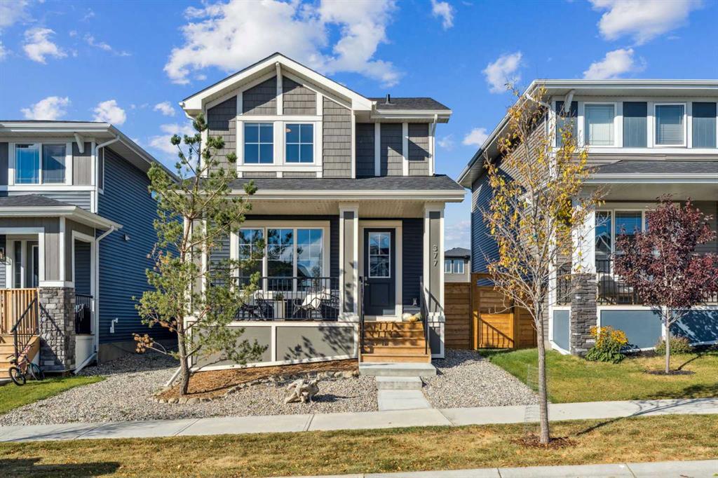 Picture of 377 Sundown Road , Cochrane Real Estate Listing