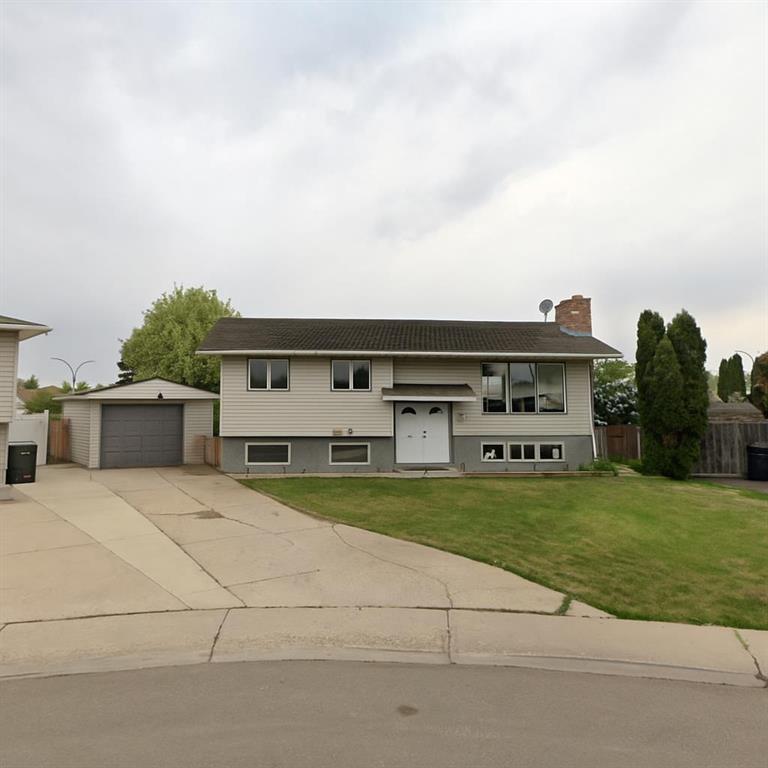 Picture of 95 Ross Glen Place SE, Medicine Hat Real Estate Listing
