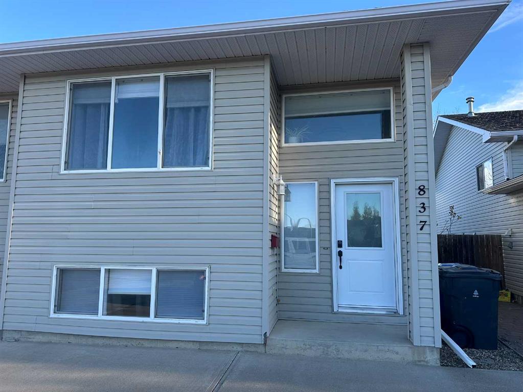 Picture of 837 Blackfoot Terrace W, Lethbridge Real Estate Listing