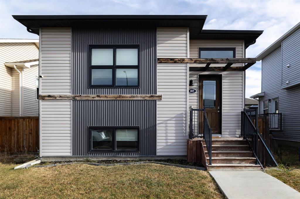 Picture of 1015 Mt Sundance Manor W, Lethbridge Real Estate Listing