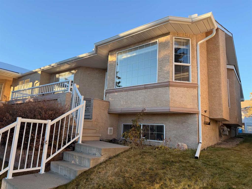 Picture of 138 Sierra Morena Green SW, Calgary Real Estate Listing