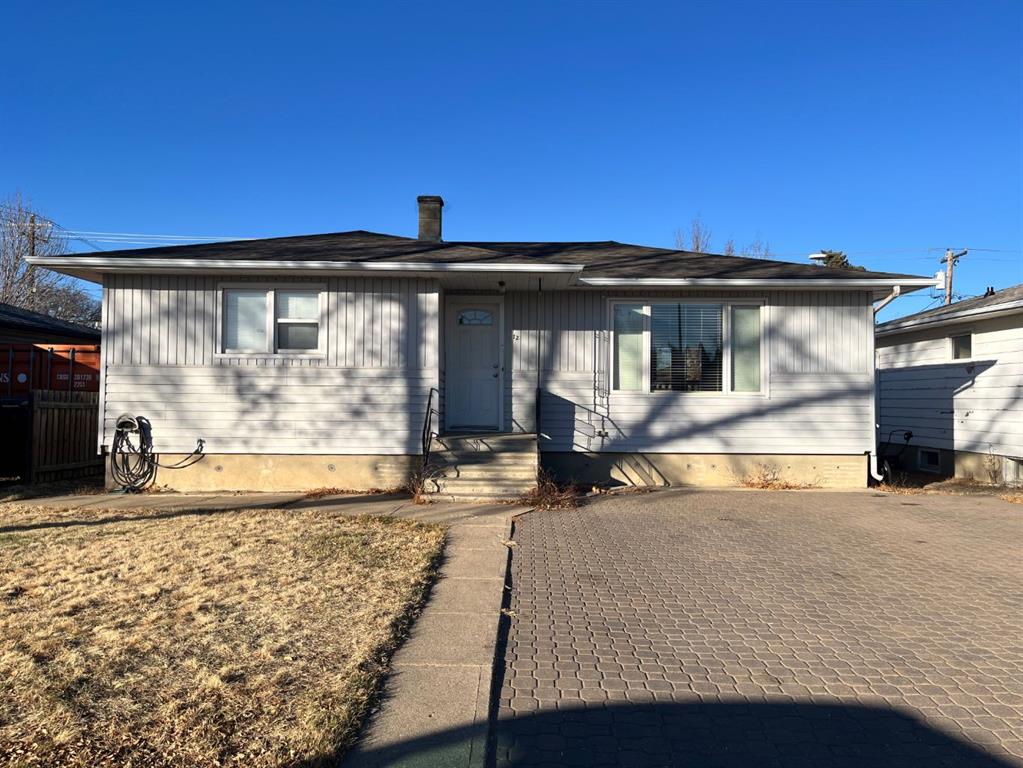 Picture of 12 11 Street NE, Medicine Hat Real Estate Listing