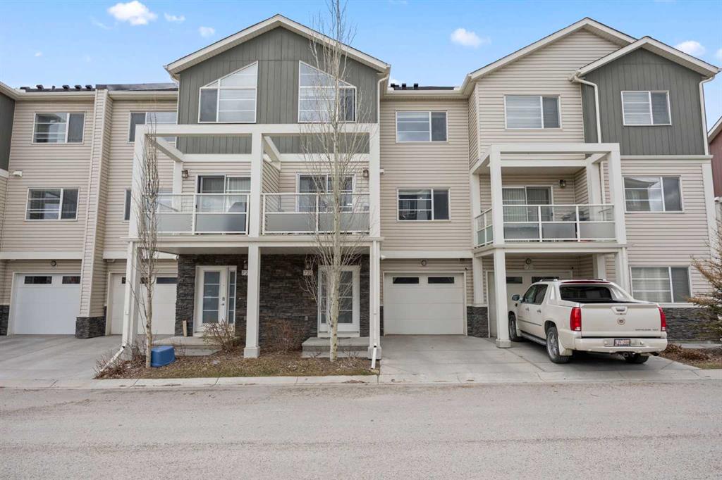 Picture of 722 Redstone View NE, Calgary Real Estate Listing
