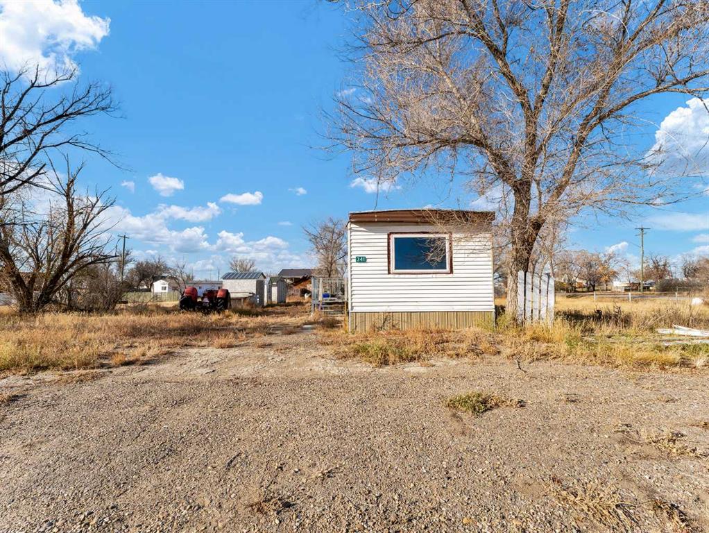 Picture of 341 3 Street , Suffield Real Estate Listing