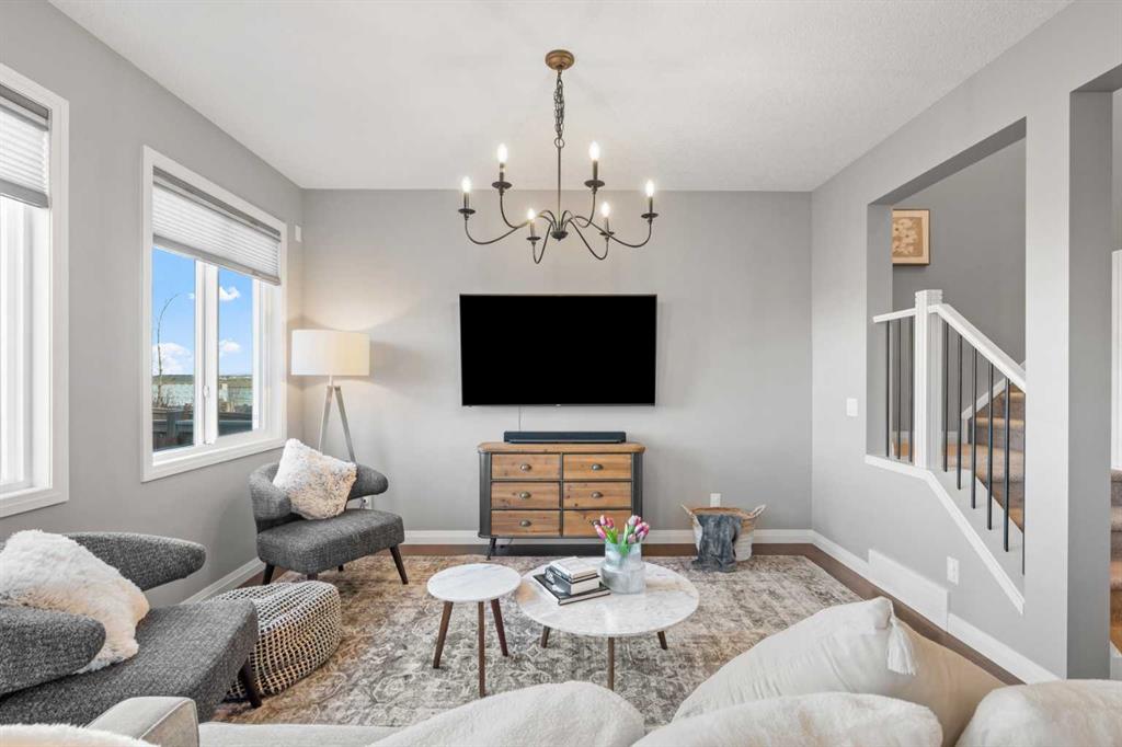 Picture of 135 Evanscrest Way NW, Calgary Real Estate Listing