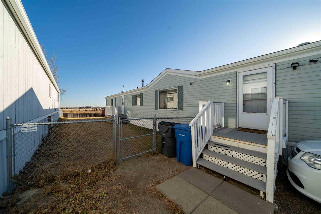 Picture of 18 Oxford Lane SW, Medicine Hat Real Estate Listing