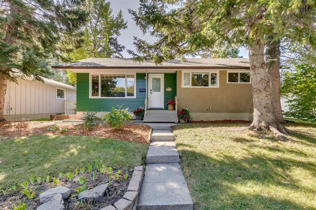 Picture of 3235 Bearspaw Drive NW, Calgary Real Estate Listing