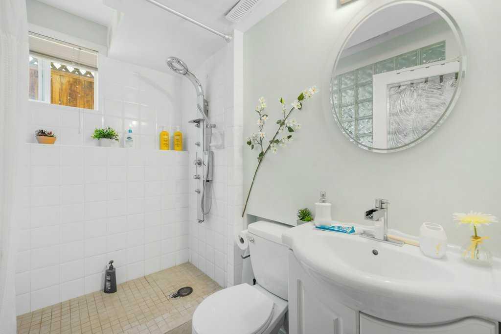 Picture of Basement Suite, 1650 Westmount Boulevard NW, Calgary Real Estate Listing