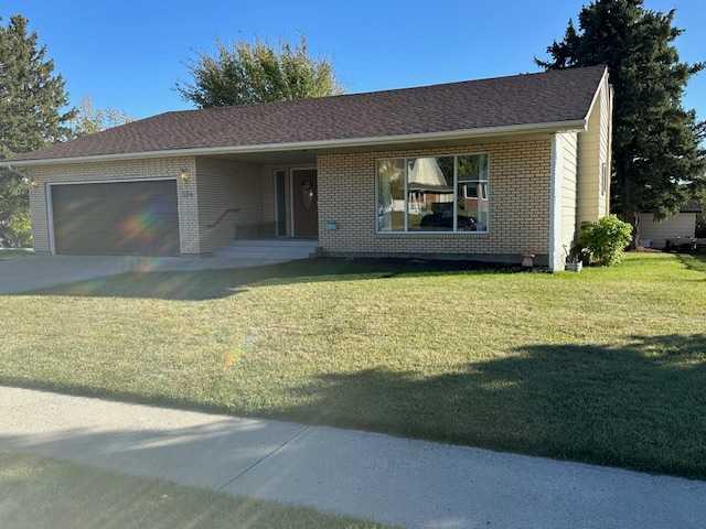 Picture of 584 2nd Avenue W, Cardston Real Estate Listing