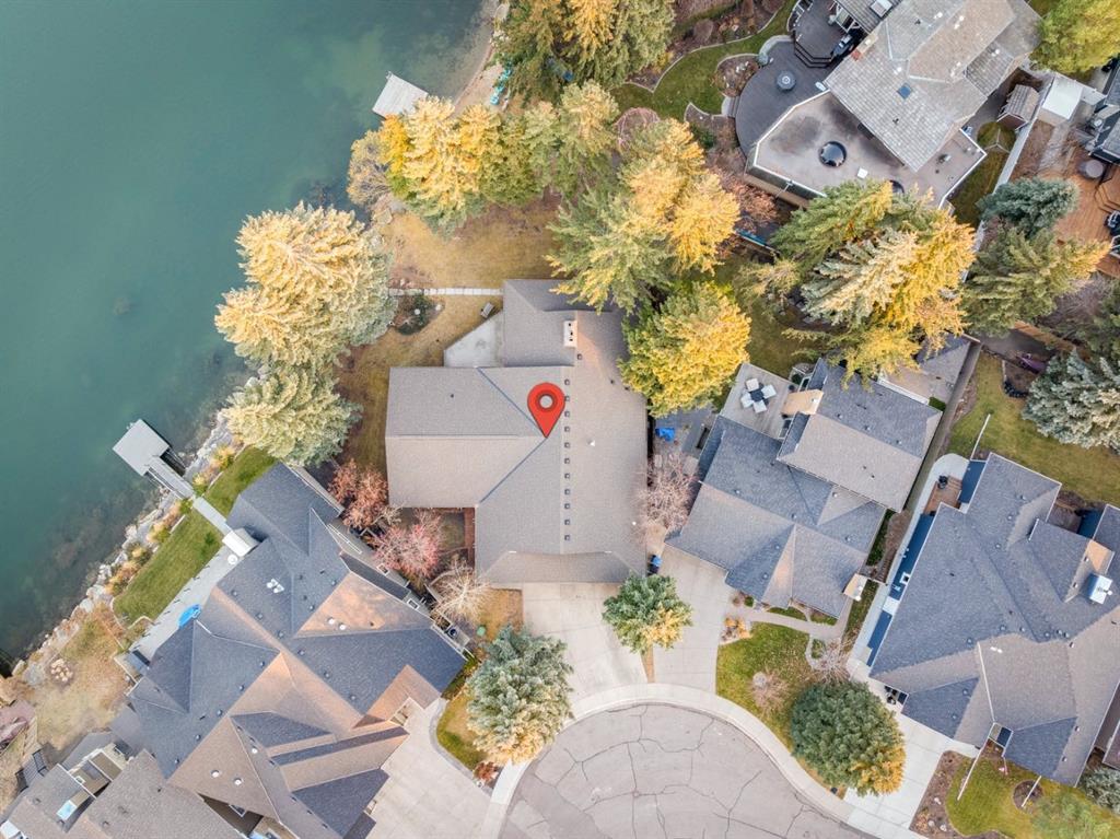 Picture of 540 Lake Moraine Green SE, Calgary Real Estate Listing