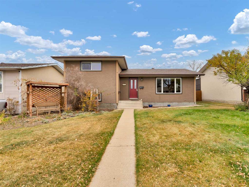 Picture of 1935 3 Avenue NE, Medicine Hat Real Estate Listing