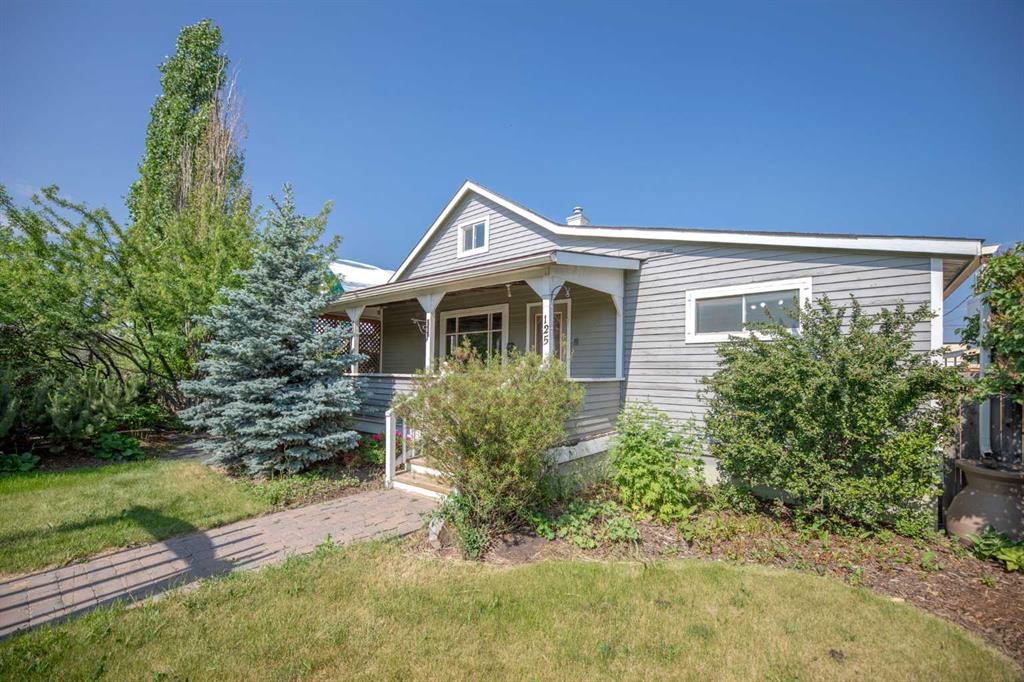 Picture of 125 River Avenue , Cochrane Real Estate Listing