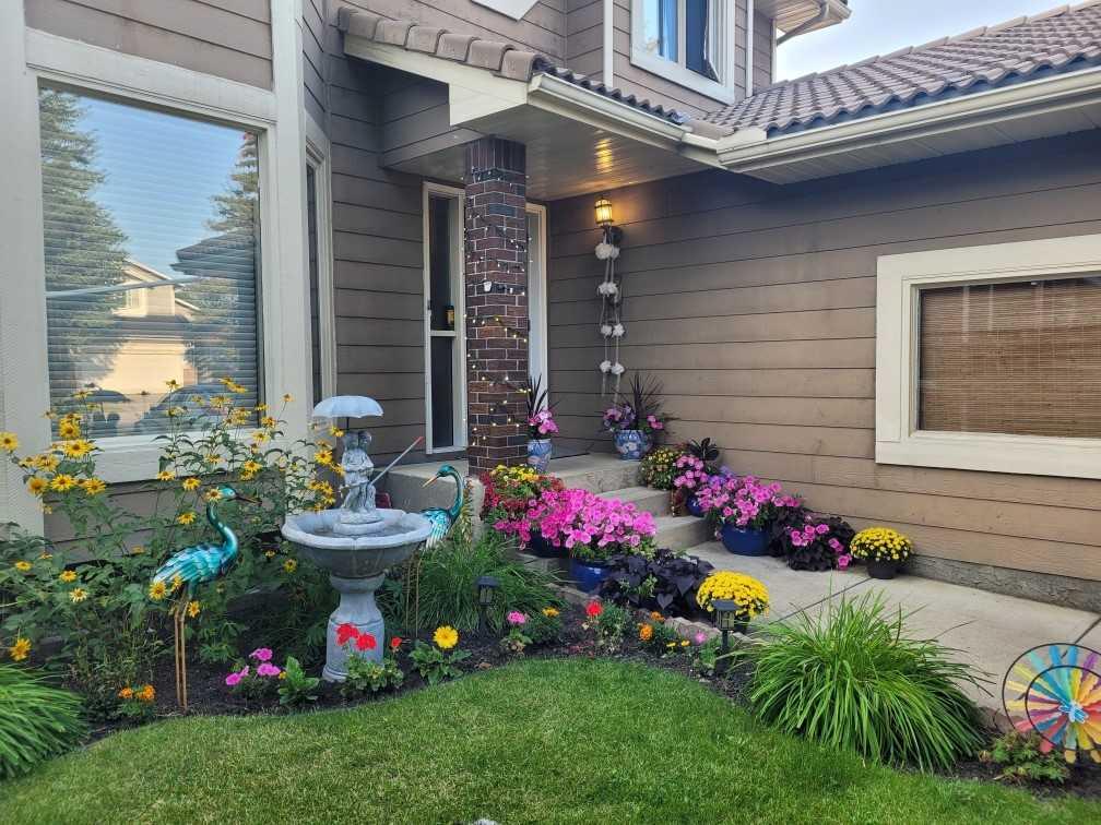 Picture of 588 Sunmills Drive SE, Calgary Real Estate Listing