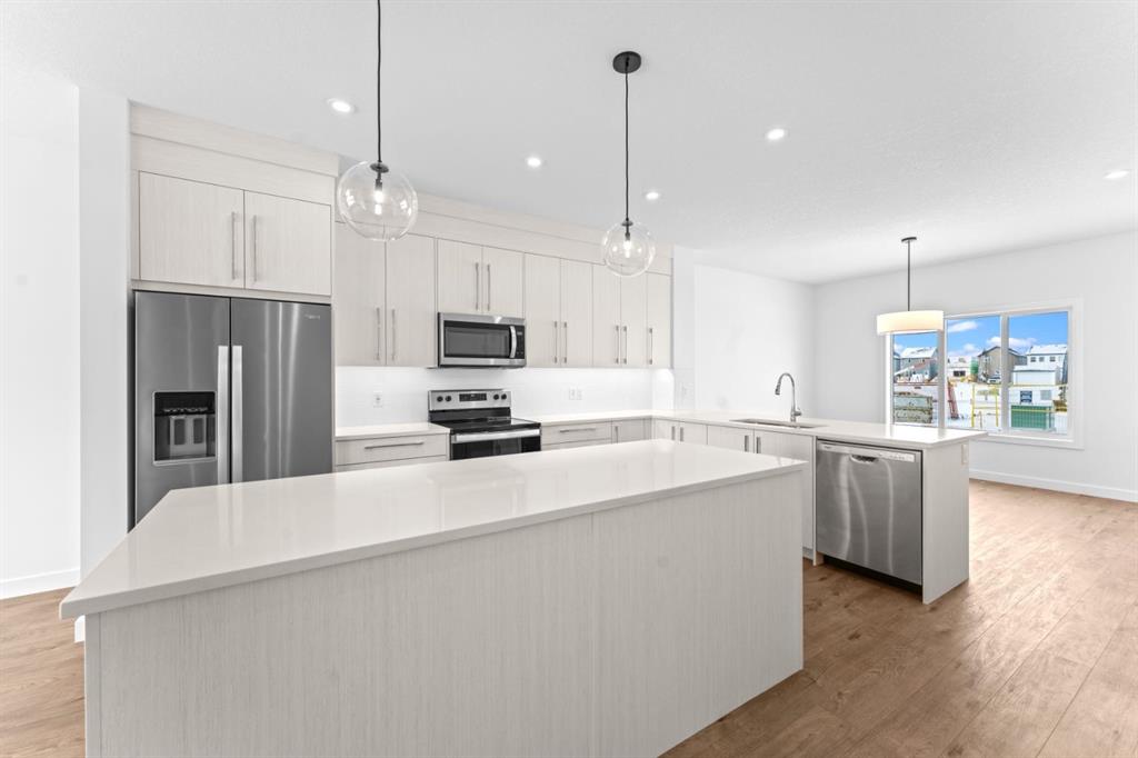 Picture of 99 Raven Point SE, Calgary Real Estate Listing