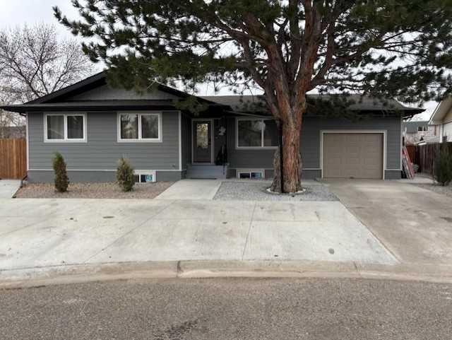 Picture of 1316 Huron Place S, Lethbridge Real Estate Listing