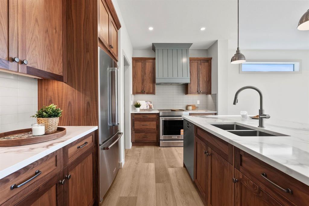 Picture of 723 Mandalay Link , Carstairs Real Estate Listing