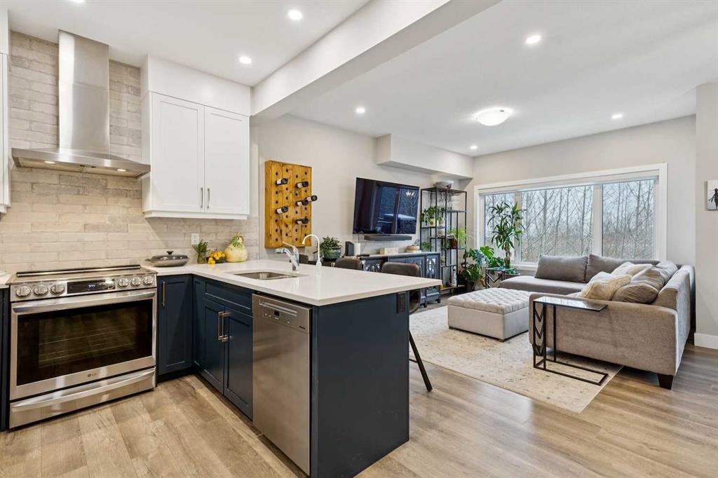 Picture of 132 Crestridge Common SW, Calgary Real Estate Listing