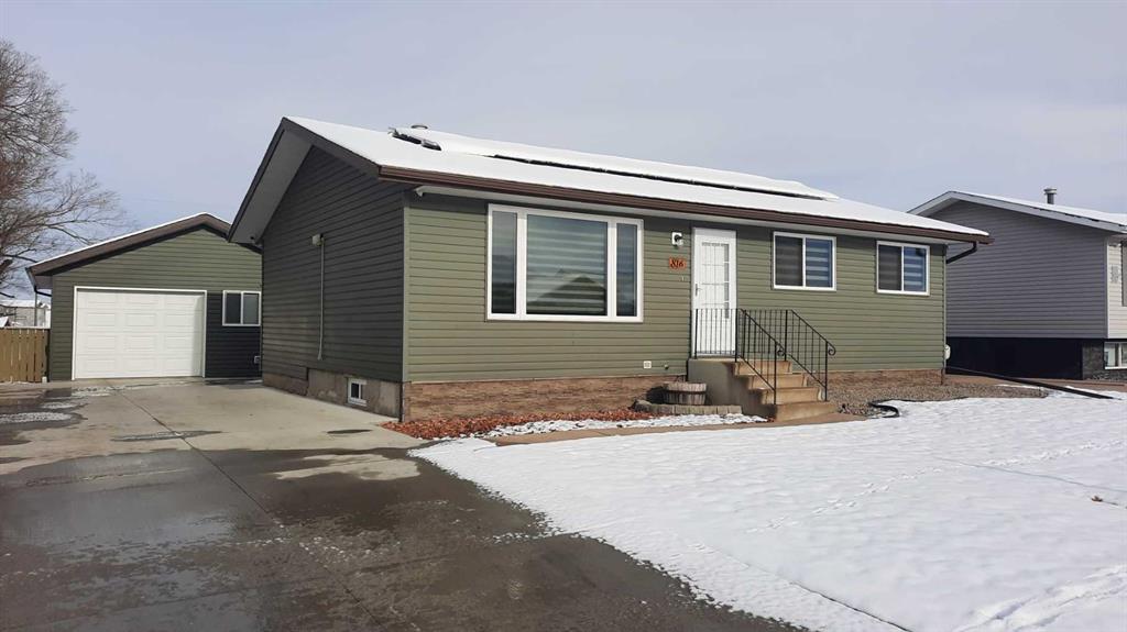 Picture of 816 Bankview Drive , Drumheller Real Estate Listing