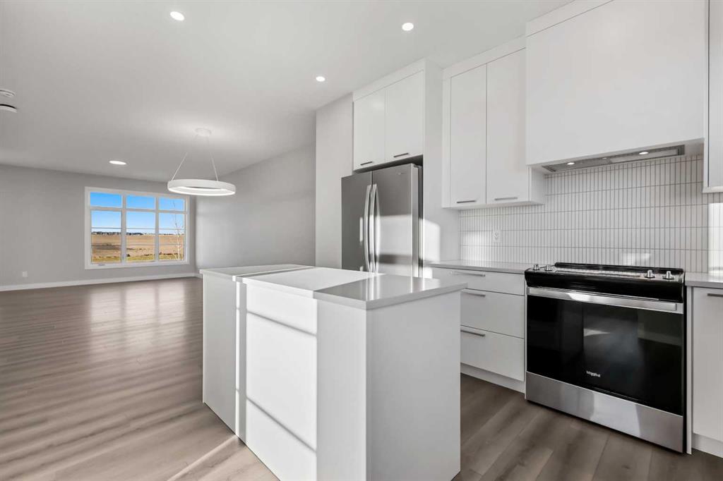 Picture of 7007 Rangeview Avenue SE, Calgary Real Estate Listing