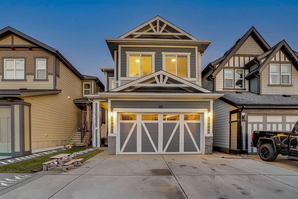 Picture of 88 Magnolia Crescent SE, Calgary Real Estate Listing