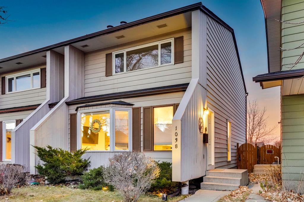 Picture of 1038 Berkley Drive NW, Calgary Real Estate Listing