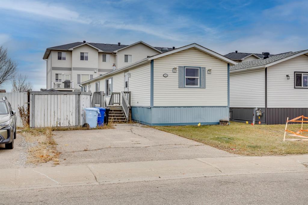 Picture of 221 Mckinlay Crescent , Fort McMurray Real Estate Listing