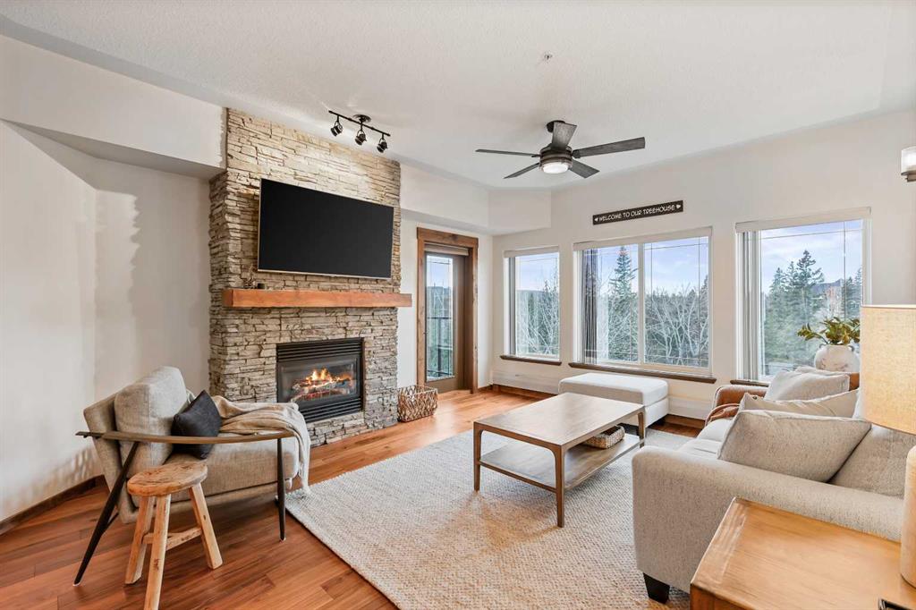 Picture of 527, 10 Discovery Ridge Close SW, Calgary Real Estate Listing